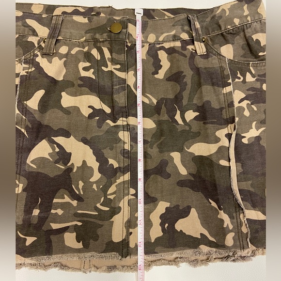 Cargo Mini Skirt CAMO Huge Pockets SIZE LARGE NWOT 100% cotton. MADE IN USA Y2K - Picture 6 of 11